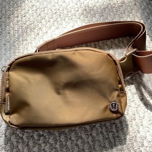 NEW Lululemon Belt bag/ waist bag 1L size in Khaki brown color